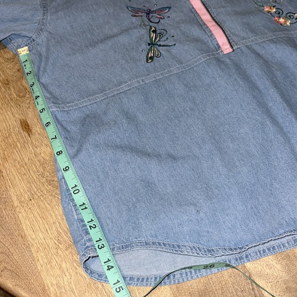 Sierra Pacific Denim Floral & Dragonfly Embroidered Top - Picture 9 of 14